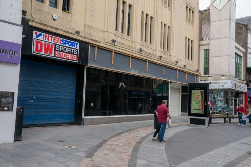 The unit which housed the former Tesco store on the Murraygate remains empty.