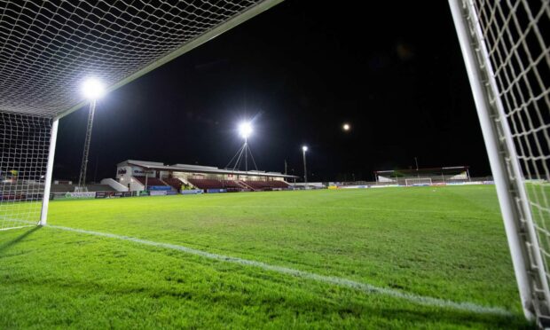 Arbroath will play Morton under the Friday night floodlights. Image: SNS