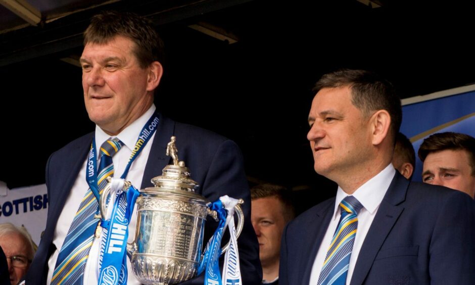 Tommy Wright and Steve Brown with the Scottish Cup trophy.