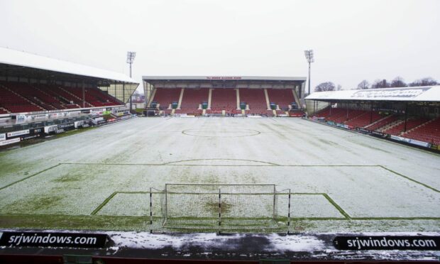 The match was called off due to a frozen pitch. Image: SNS.