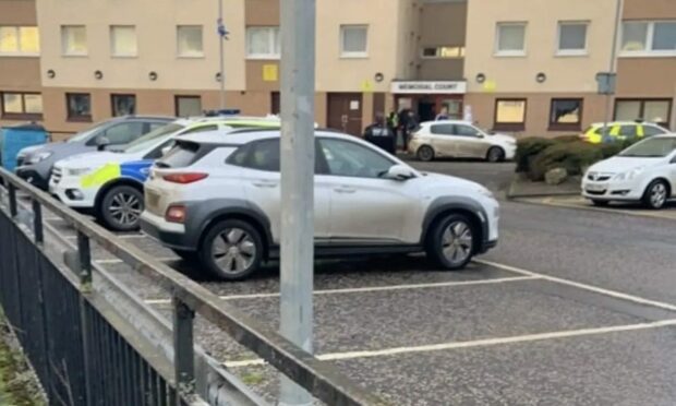 Police were called to Memorial Court in Methil. Image: Fife Jammer Locations/Facebook