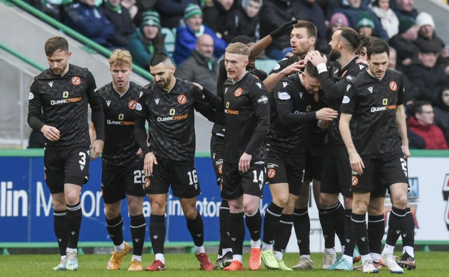 Dundee United celebrate opening the scoring at Hibs