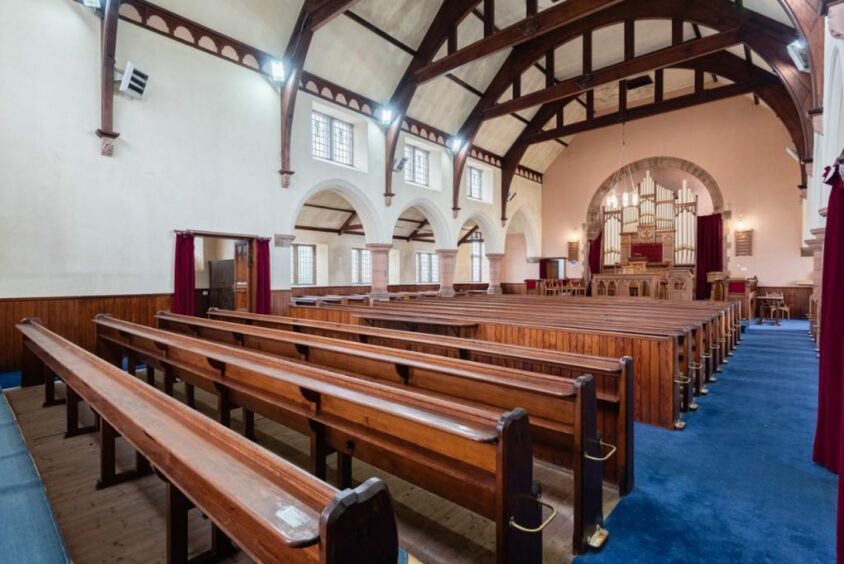 Kirriemuir St Andrews Church interior