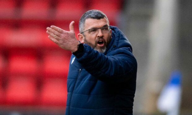 St Johnstone manager Callum Davidson believes the referee got the red card incident wrong. Image: SNS.