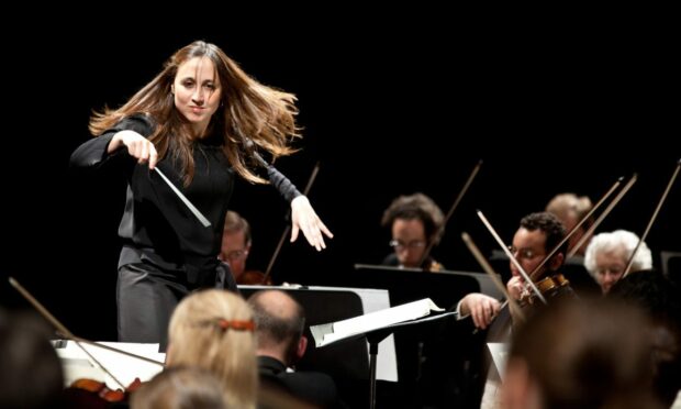 Conductor Joana Carneiro.