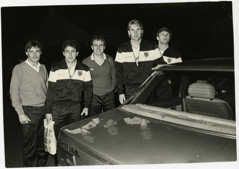 Dundee United players Maurice Malpas, Ralph Milne, Eamon Bannon, Billy Thomson and Paul Hegarty after their return from Romania in 1986.