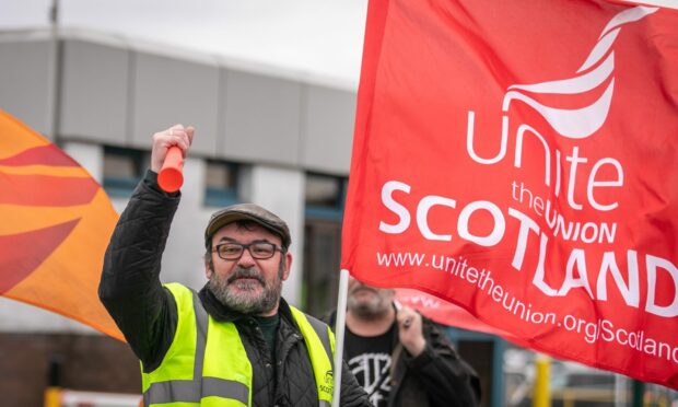 The protest follows weeks of strike action. Image: Steve Brown/DC Thomson.