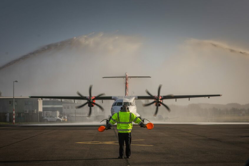 plane landing at Dundee airport