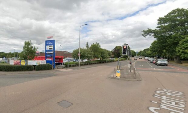 A section of Crieff Road in Perth is shut. Image: Google Street View