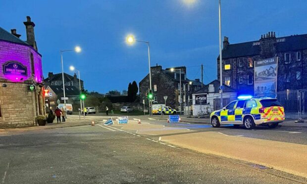 Police at the scene on Aberdour Road, Burntisland. Image: Fife Jammer Locations