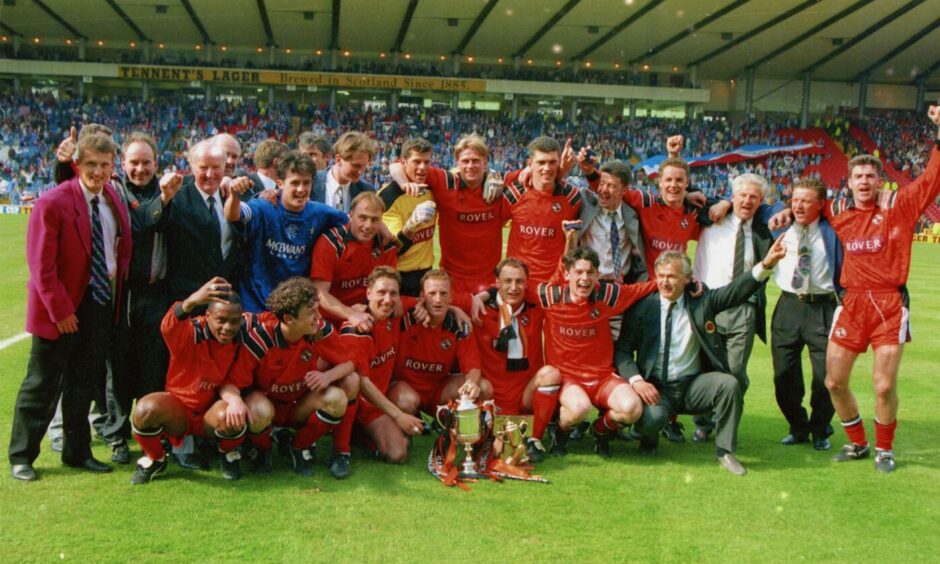Ivan Golac and his players celebrate at Hampden in 1994. Image: DC Thomson.