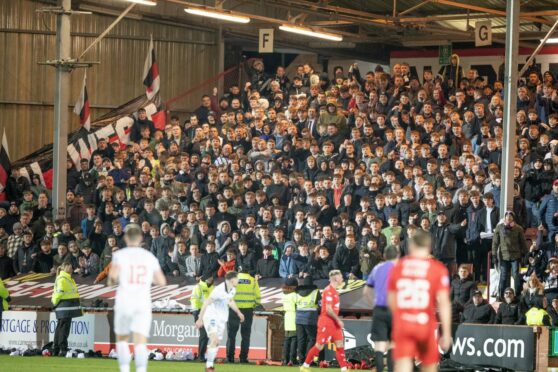 The last meeting between the sides saw around 9,500 attend. Image: Craig Brown.