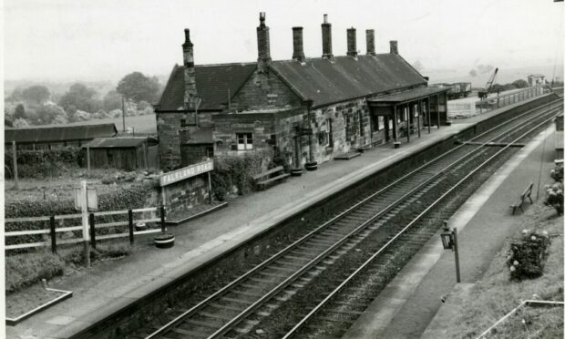 Falkland Road Railway Station.
Photograph showing a general view of the Falkland Road Railway Station. 17 June 1958.
H269 1958-06-17 Falkland Road Railway Station (C)DCT
Traces Through Time.