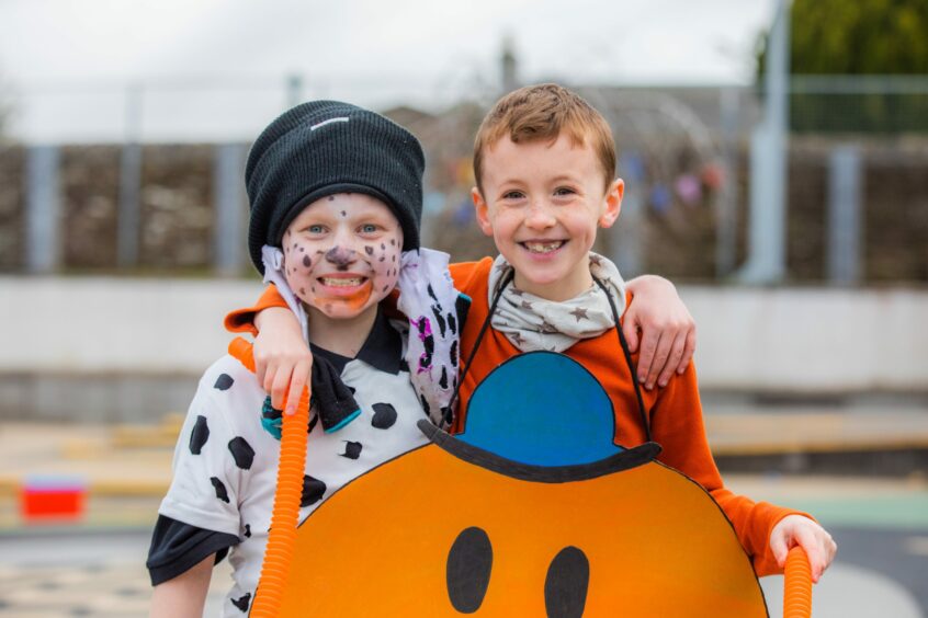 Primary 5 pupils Freddie Sloan (left) Louie Palombo (right) at The Community School of Auchterarder.