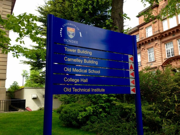Dundee University sign