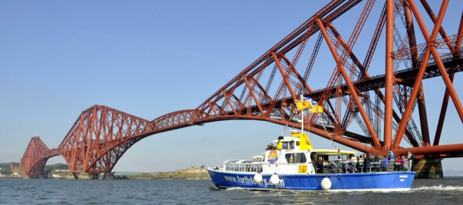 Three Bridges Cruise from Forth Boat Tours