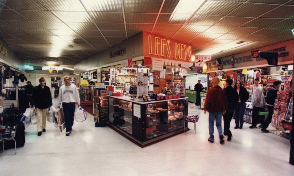 Lee's Keys key cutting bar in the InShops indoor market at the Wellgate Centre, Dundee, on May 7 1997. Image: DC Thomson.