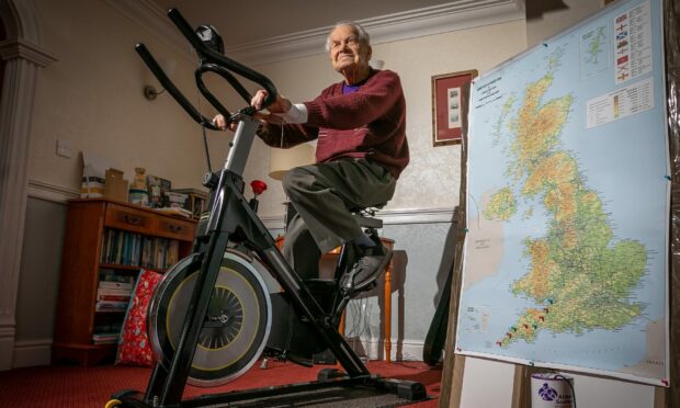 Harry Racionzer, 91, 'cycled' the length of the UK for charity. Image: Kim Cessford/DC Thomson