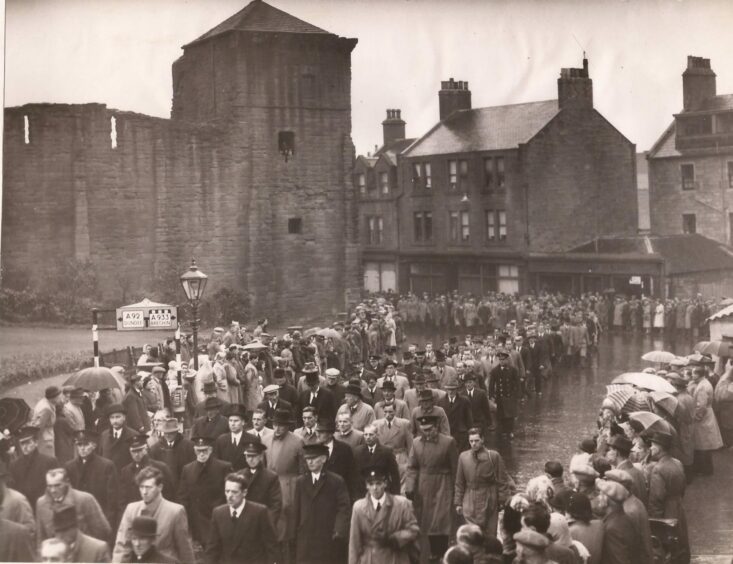 Robert Lindsay Arbroath lifeboat funeral procession