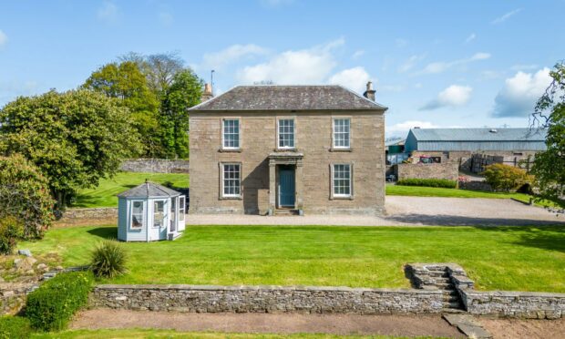 Balruddery Farmhouse has a superb location in the countryside yet close to Dundee and Perth. Image: Verdala.