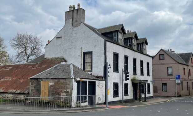 The derelict Strathmore Hotel in Coupar Angus. Image: Democracy Reporting Service/Kathryn Anderson.