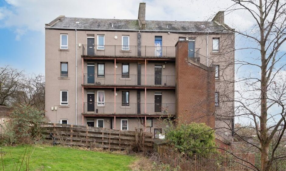 This flat in Dundee has an asking price of £46,000
