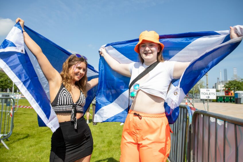 People arriving for the first day of Radio 1 Big Weekend. Regan Thomson and Niamh McFarlane from Dundee.