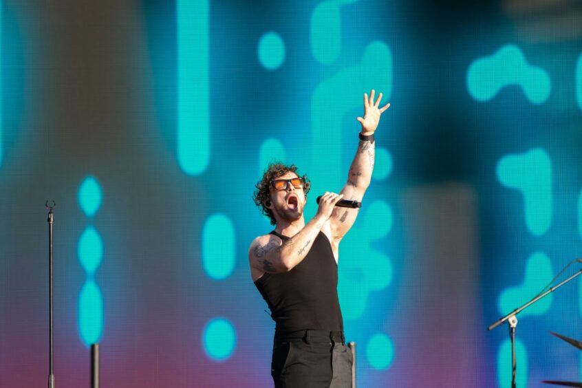 Tom Grennan performs on the main stage at Camperdown Park. Image: Kim Cessford / DC Thomson.