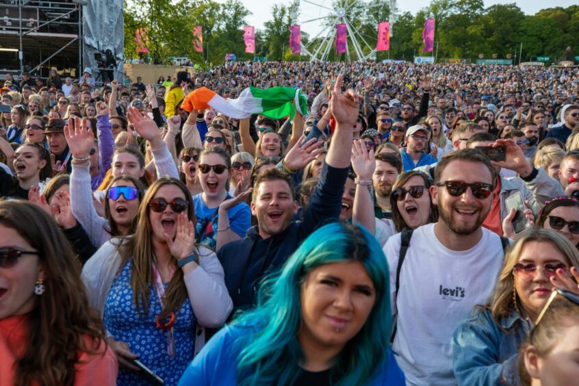 Crowd cheering on the final day of Big Weekend.