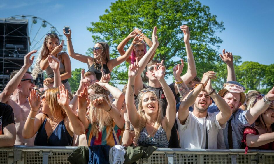 The fans lapped up the music in sweltering sunshine at BBC Music's Biggest Weekend in Perth.