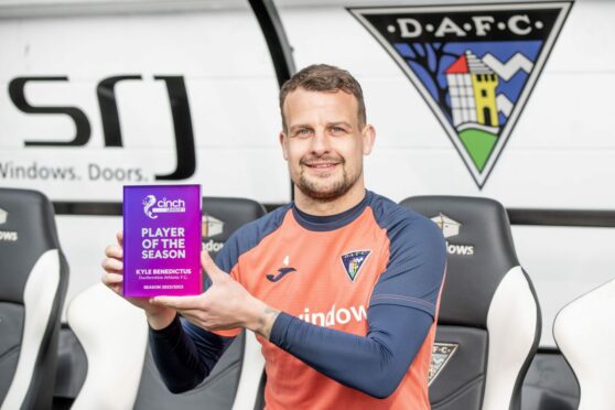 Dunfermline star Kyle Benedictus with his League One Player of the Year award. Image: Roddy Mackenzie/Final Whistle Media