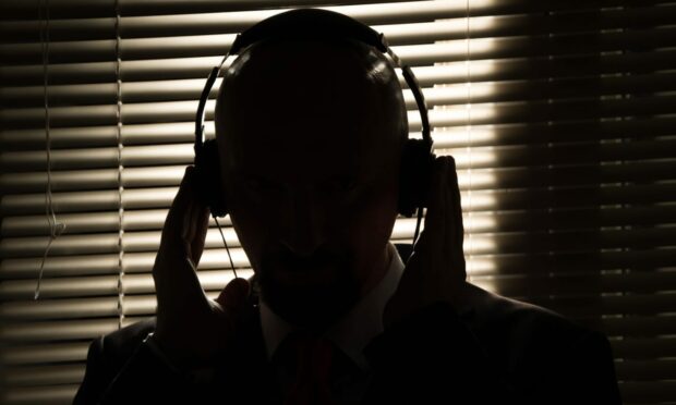 Paranoid Hanlon thought his upstairs neighbour was using a listening device to spy on him. Image: Shutterstock.