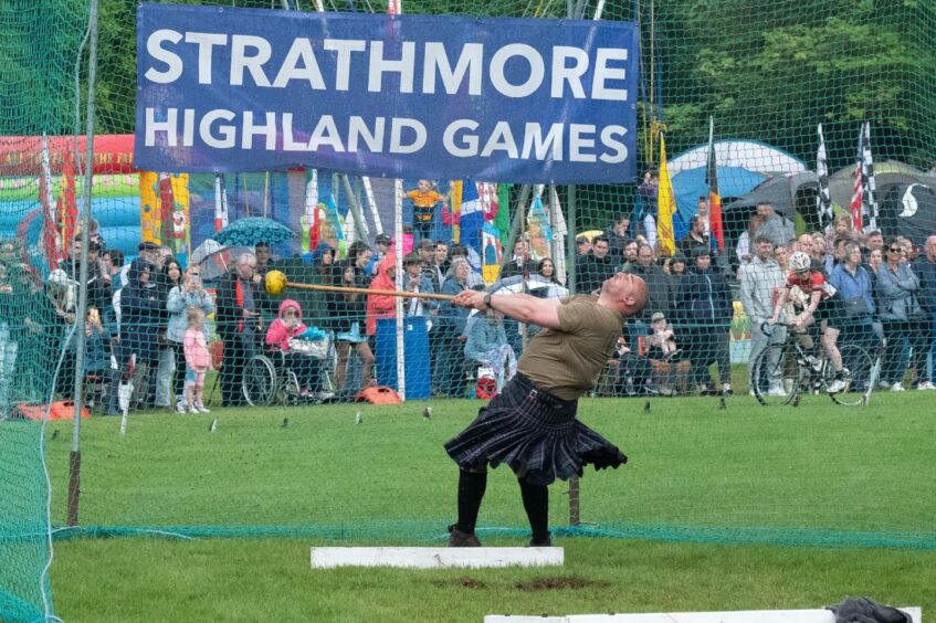 Heavies action at Strathmore Highland Games.