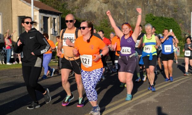 Yesterday was the 30th annual Black Rock 5 race in Kinghorn. Image: David Wardle