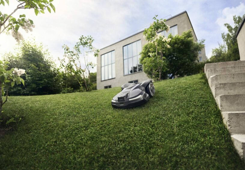 Robot mower on slope