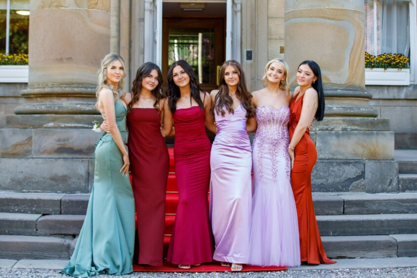 Bell Baxter High pupils ready for their prom