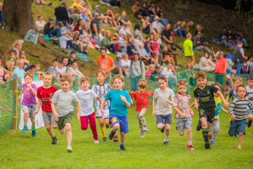 Aged 6, 7 and 8 boys race. 