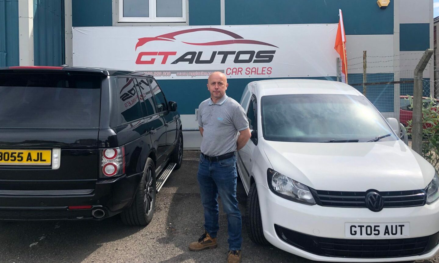 Dundee garage breakin CCTV of raid at GT Autos