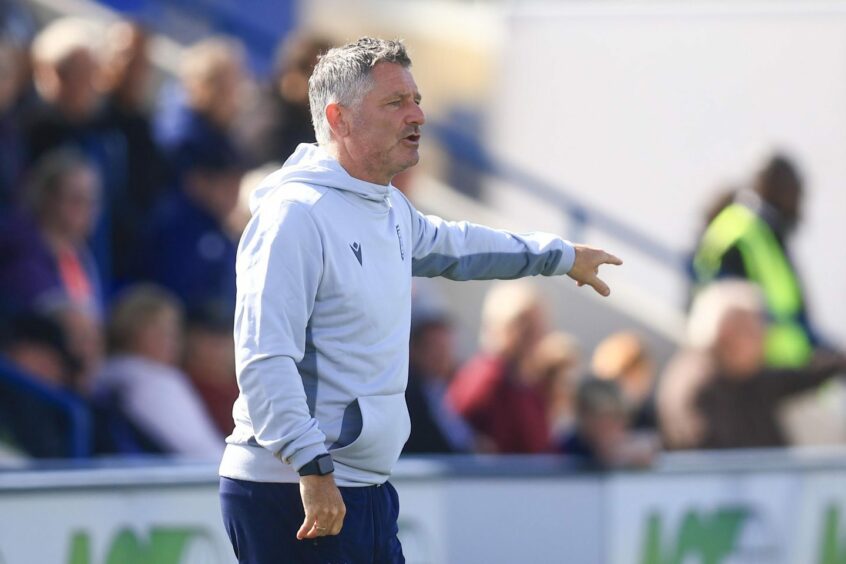 Dundee boss Tony Docherty at Cove Rangers. Image: David Young/Shutterstock