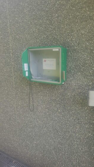 Defibrillator box