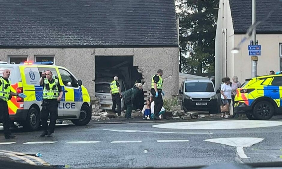 Crash at Woodside Way, Glenrothes