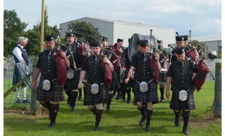 Glenrothes and District Pipe Band is a past competitor in Inverkeithing Highland Games.