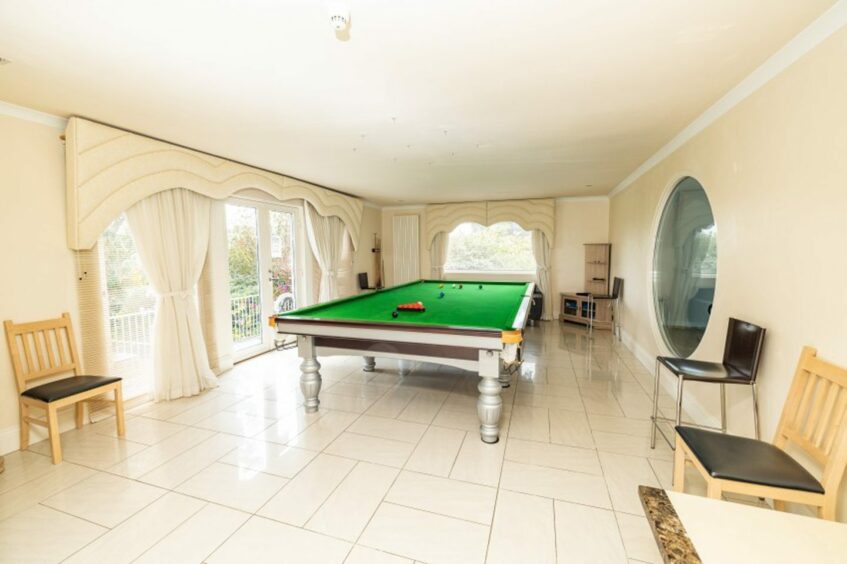 8 Osprey view, games room with snooker table