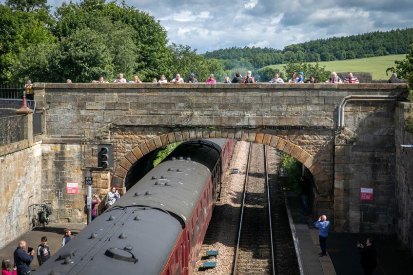 Hundreds of people are expected to come out to see the locomotive. Image: Steve Brown/DC Thomson.