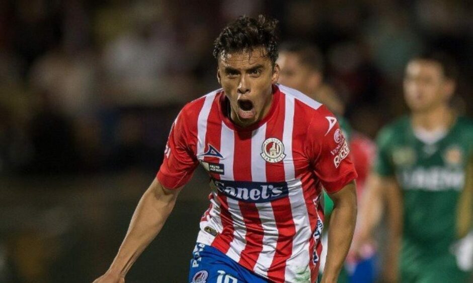 Diego Pineda has agreed to join Dundee.