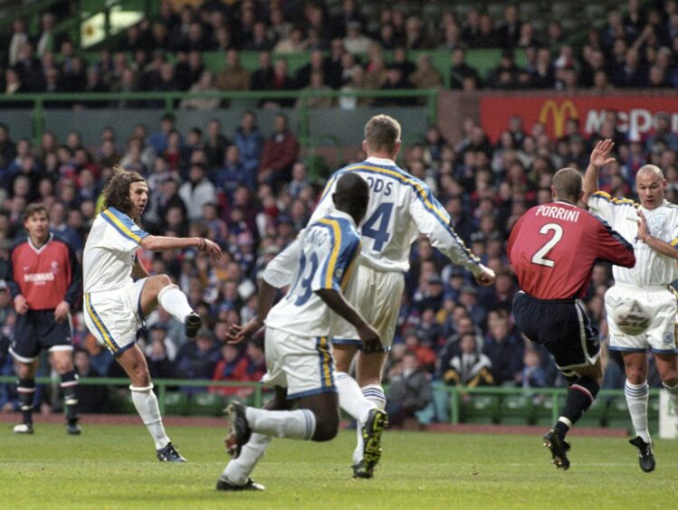 Nick Dasovic equalises in the 1998 League Cup final. 