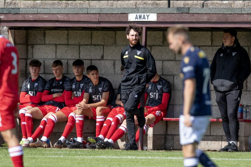 Joe Chalmers coaching the Dunfermline Reserves. Image: Craig Brown/DAFC.