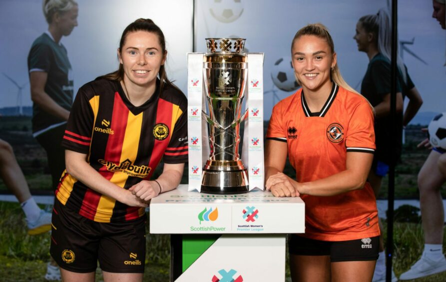 Rachel Donaldson (L) of Partick Thistle and Dundee United's Katie Frew