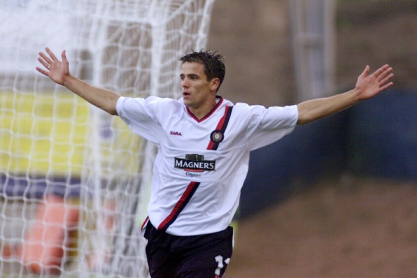 Nacho Novo in action for Dundee.