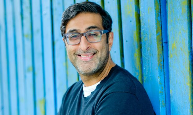 Still Game's 'Navid', Sanjeev Kohli, will be in Dundee and Arbroath tonight.
